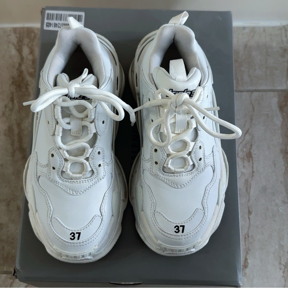 Balenciaga Triple S Trainers - Picture 2 of 8
